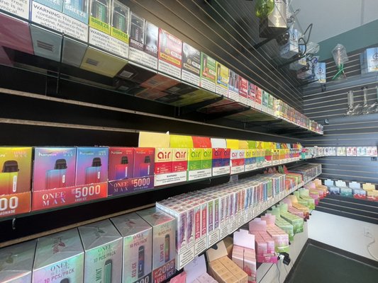Break Puffer Smoke & Vape, 12547 Il-143, Highland, IL 62249, US