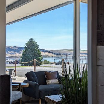 Riverview Espresso - a view of a living room - Coffee & Tea Near Me - Vantage, Washington Riverview Espresso - a view of a living room - Coffee & Tea Near Me - Vantage, Washington