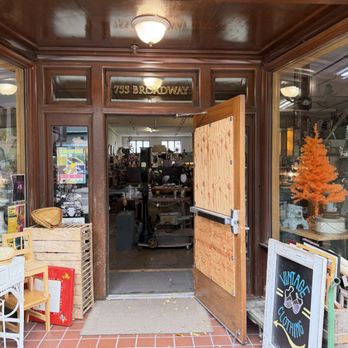 Mecca Mercantile - Entry - Antiques Near Me - Tacoma, Washington Mecca Mercantile - Entry - Antiques Near Me - Tacoma, Washington