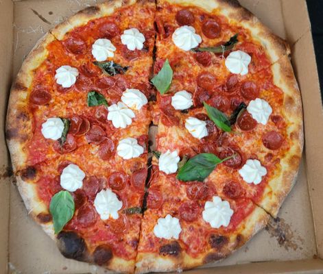 Lo Mo Pizzeria by null