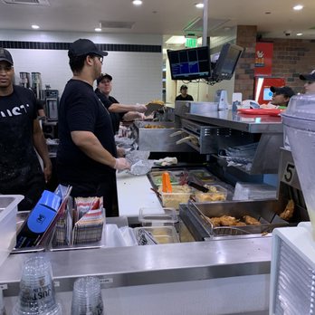PDQ Chicken - Behind the scenes - Fast Food Near Me - Tampa, Florida PDQ Chicken - Behind the scenes - Fast Food Near Me - Tampa, Florida