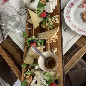 CiPasso - Cheese board was amazing! - Wine Bars Near Me - Rome, RM