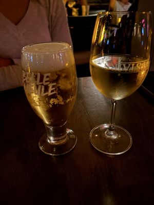 Upstairs Jazz Bar & Grill by null