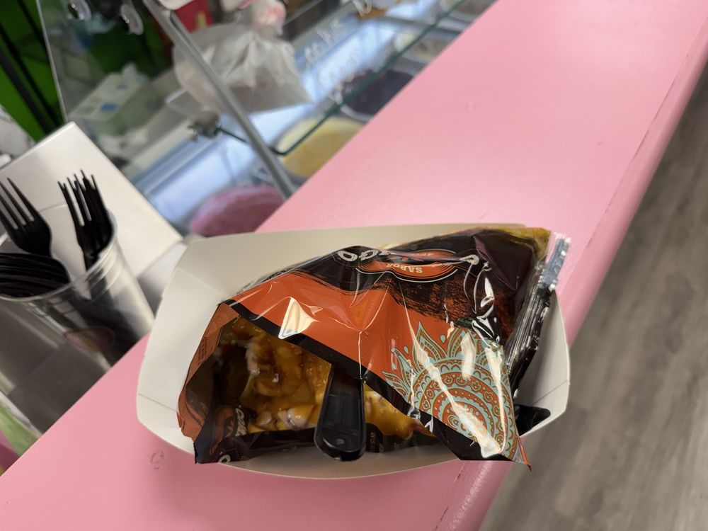 La Guelaguetza Ice Cream Shop Logo