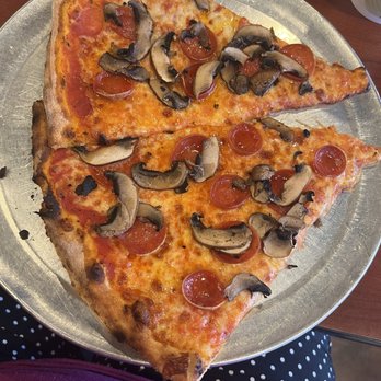 Brick City Eatery - Mushroom and pepperoni lunch slices - Pizza Near Me - Lutz, Florida Brick City Eatery - Mushroom and pepperoni lunch slices - Pizza Near Me - Lutz, Florida