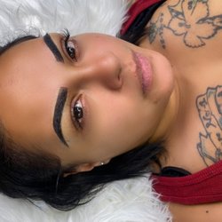 Face to face with crystyn - Powdered ombré brow