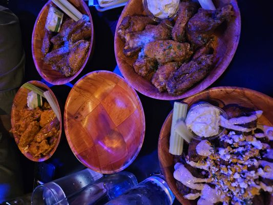 Vindicktive Bar and Wings by null