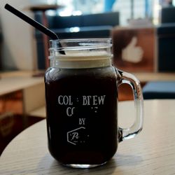 Nitro cold brew (4.5 €).