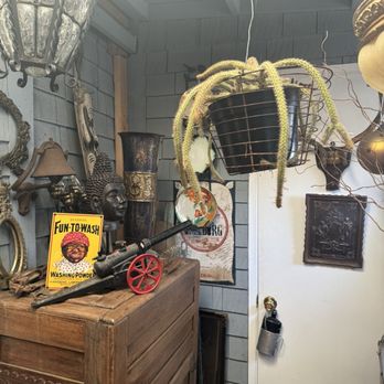 Cambria Antique Archeology - Antiques Near Me - Cambria, California