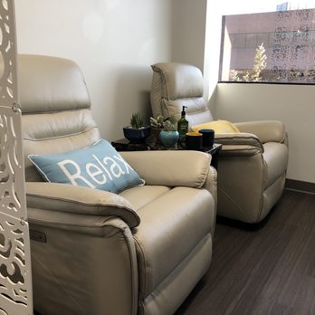 IV Therapy Doc - Comfy infusion room recliners - IV Hydration Near Me - Pasadena, California