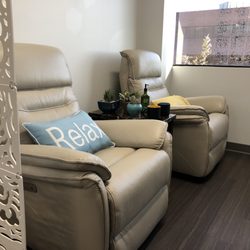IV Therapy Doc - Comfy infusion room recliners
