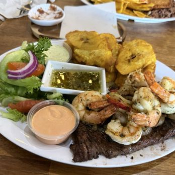 Antojitos BoriNic Restaurant - Mar y Tierra - Nicaraguan Near Me - Houston, Texas