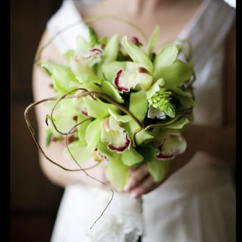 Studio Dan Meiners - Green bridal bouquet - Florists Near Me - Kansas City, Missouri Studio Dan Meiners - Green bridal bouquet - Florists Near Me - Kansas City, Missouri