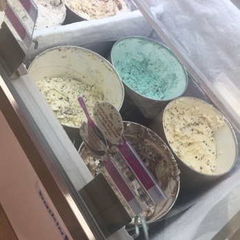 Baskin-Robbins - Ice Cream & Frozen Yogurt Near Me - Santa Clarita, California