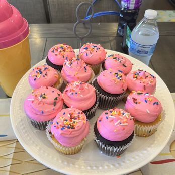 Lowes Foods - Cupcakes - Grocery Near Me - Mooresville, North Carolina Lowes Foods - Cupcakes - Grocery Near Me - Mooresville, North Carolina