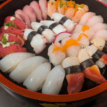 Sake - Assortment of Nigiri (Seared pepper Tuna, Red Snapper, Seared Salmon, Yellow Tail, Surf Clam, and Squid) - Sushi Bars Near Me - Rancho Cordova, California