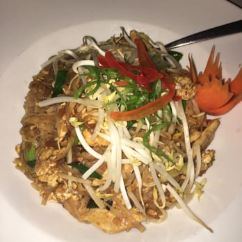 Bonding - BEST PAD THAI EVEEEEEEEEER - Sushi Bars Near Me - Miami, Florida