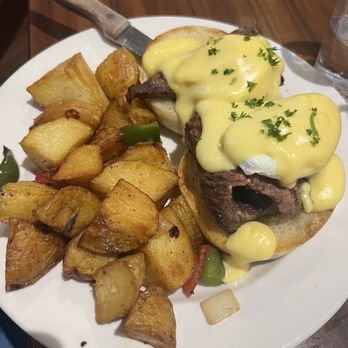 Mix Huevos - Benedict with TriTip- order medium! - Breakfast & Brunch Near Me - San Jose, California