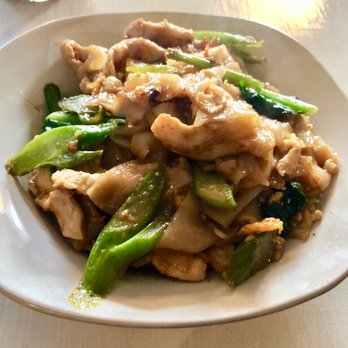 Thai Curry Simple - Pad see ew with chicken - Thai Near Me - Seattle, Washington Thai Curry Simple - Pad see ew with chicken - Thai Near Me - Seattle, Washington