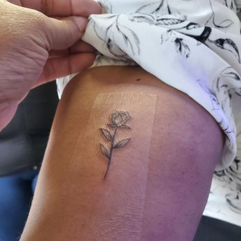 Bay Area Inkspot - Rose tattoo dedicated to Grandma Rose - Tattoo Near Me - Concord, California Bay Area Inkspot - Rose tattoo dedicated to Grandma Rose - Tattoo Near Me - Concord, California