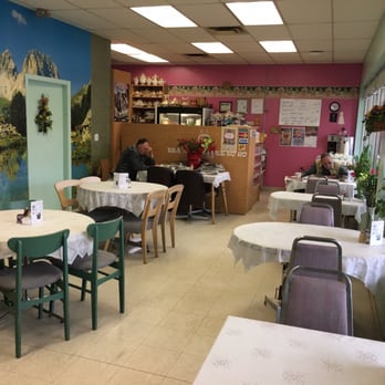 Elena's Country Kitchen - the dining area - Breakfast & Brunch Near Me - Surrey, British Columbia
