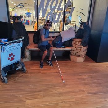 Great Wolf Lodge - Entrance , themed decor everywhere! - Resorts Near Me - Webster, Texas