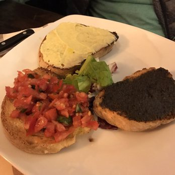 La Botte - 3 types of bruchetta-tomato and olive great flavor ,but pass on the price $2.50 e a slice .... - Pizza Near Me - Rome, RM La Botte - 3 types of bruchetta-tomato and olive great flavor ,but pass on the price $2.50 e a slice .... - Pizza Near Me - Rome, RM