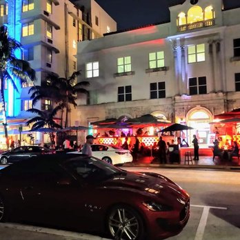 Ocean Drive - Night time - Landmarks & Historical Buildings Near Me - Miami Beach, Florida Ocean Drive - Night time - Landmarks & Historical Buildings Near Me - Miami Beach, Florida