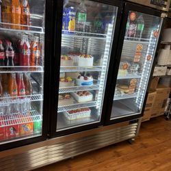 La Popular Panaderia Y Restaurante - Fridge