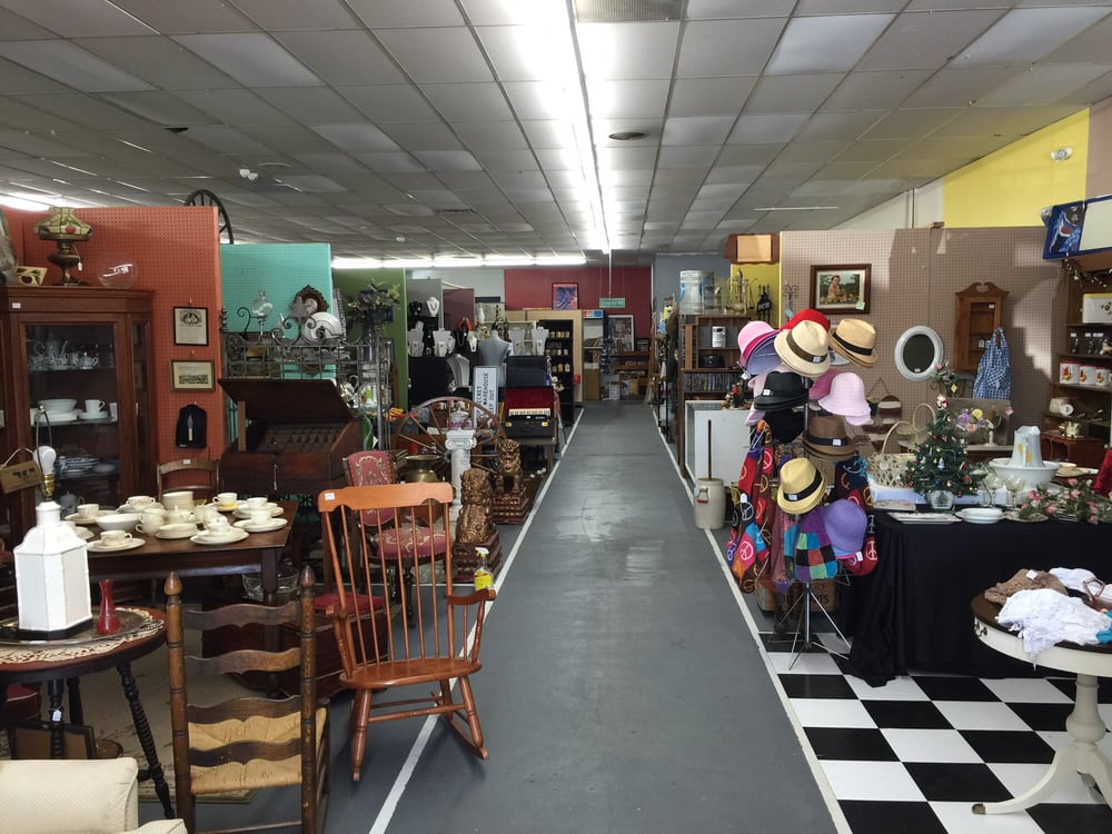 MR DARBY’S ANTIQUE EMPORIUM Used, Vintage & Consignment 8574 Market