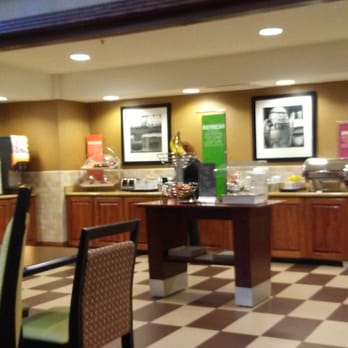 Hampton Inn & Suites Del Rio - Breakfast Area - Hotels Near Me - Del Rio, Texas Hampton Inn & Suites Del Rio - Breakfast Area - Hotels Near Me - Del Rio, Texas