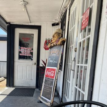 Pete's Burger Place - Burgers Near Me - Porter, Texas