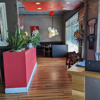 Lucha Tigre - Inside. Entryway to dining room. View upon entry looking right. - Asian Fusion Near Me - Chapel Hill, North Carolina
