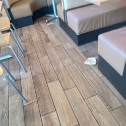 Wendy's - Fries napkins nuggets straws all over the floor