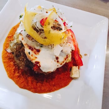 Idletyme - Acorn squash stuffed with quinoa, roasted root veggies and additional tofu, baked with smoked mozzarella - American Near Me - Stowe, Vermont Idletyme - Acorn squash stuffed with quinoa, roasted root veggies and additional tofu, baked with smoked mozzarella - American Near Me - Stowe, Vermont