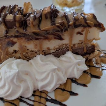 The Rooftop Lounge Oswego - Peanut butter ice cream cake - New American Near Me - Oswego, New York