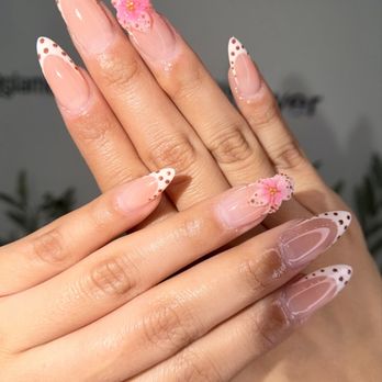 Glamour Nail Bar - Nail Salons Near Me - Bellflower, California