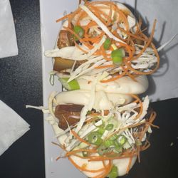 Makoto Noodle House - Bao buns