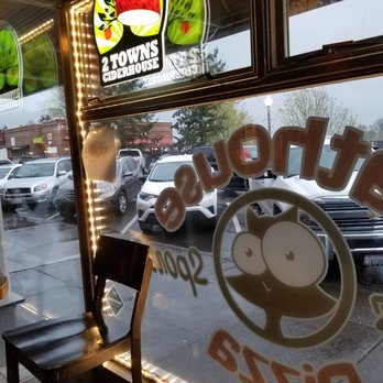 Cathouse Pizza - Great view of downtown Snohomish - Pizza Near Me - Snohomish, Washington