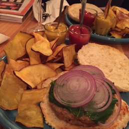 Veganized veggie burger with sweet potato chips Veganized veggie burger with sweet potato chips