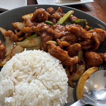 5 Thai Bistro - Spicy crispy chicken cashew nut - Asian Fusion Near Me - Portsmouth, New Hampshire