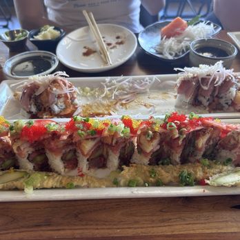Cocoro Bistro - Scallop roll - Sushi Bars Near Me - Stockton, California Cocoro Bistro - Scallop roll - Sushi Bars Near Me - Stockton, California