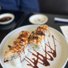 8 Piece Baked Salmon Roll