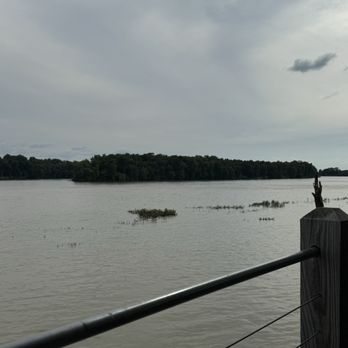 Drifters Eats & Drinks - The view - American Near Me - Grafton, Illinois