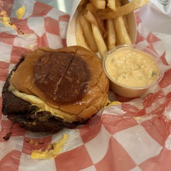 7th Street Burger - Burgers Near Me - New York, New York