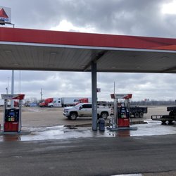 Lakeside Grocery - canopy/fueling area (both CITGO gasoline and diesel fuel are sold here)