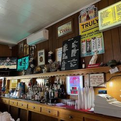 G & R Tavern - The decorations