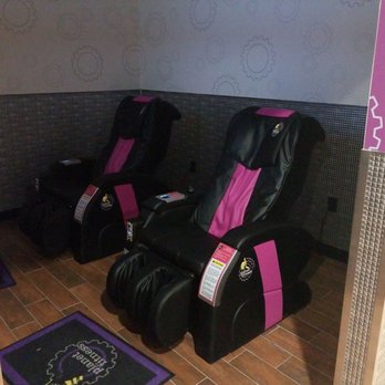 Planet Fitness - Deep tissue machines in Black Card lounge. - Gyms Near Me - Omaha, Nebraska