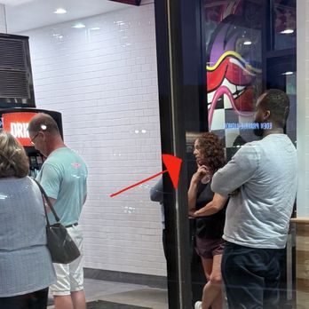 Dave's Hot Chicken - mean lady - Chicken Shop Near Me - Eden Prairie, Minnesota