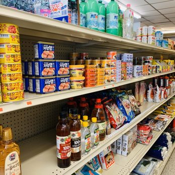 Asia Market - shelves of various foods and drinks - Grocery Near Me - Savannah, Georgia Asia Market - shelves of various foods and drinks - Grocery Near Me - Savannah, Georgia